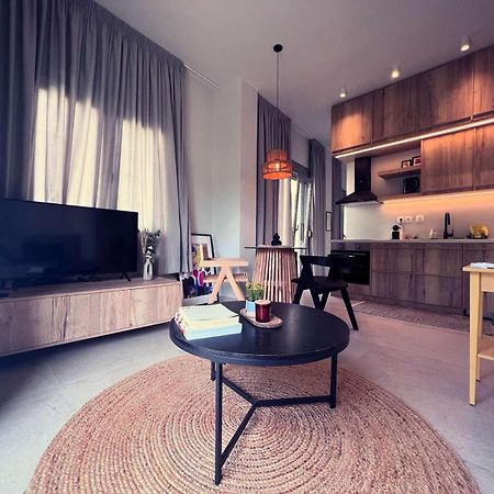 Luxurious Wooden Detail Flat In City Center Chalkís المظهر الخارجي الصورة