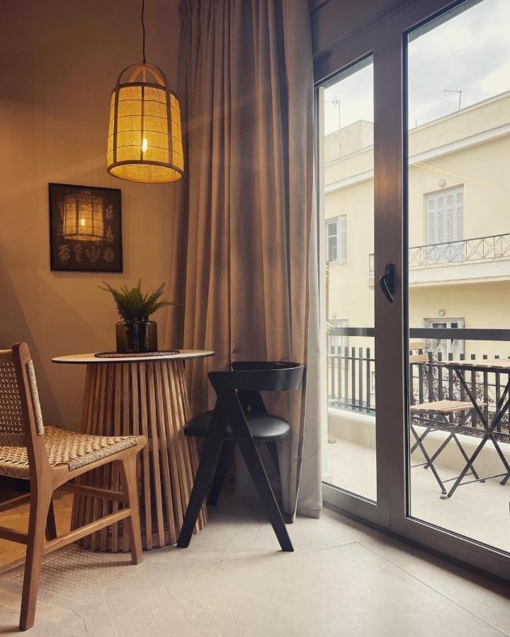 Luxurious Wooden Detail Flat In City Center Chalkís المظهر الخارجي الصورة