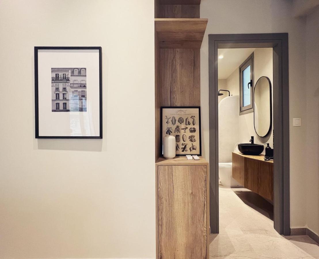 Luxurious Wooden Detail Flat In City Center Chalkís المظهر الخارجي الصورة