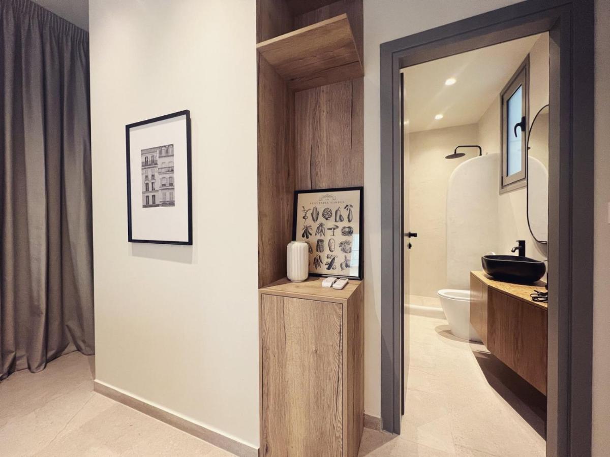 Luxurious Wooden Detail Flat In City Center Chalkís المظهر الخارجي الصورة