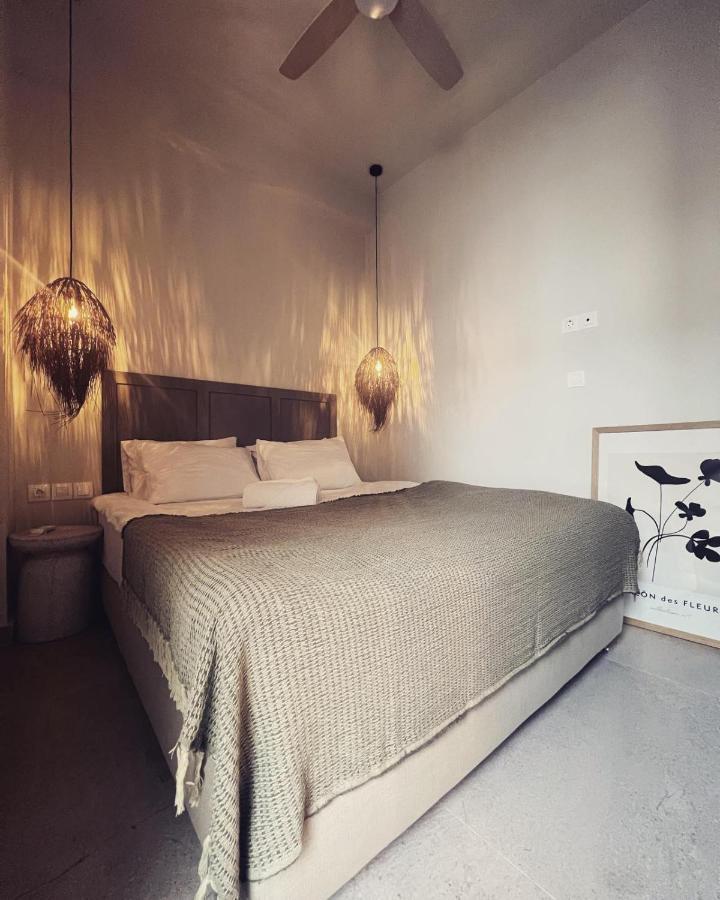 Luxurious Wooden Detail Flat In City Center Chalkís المظهر الخارجي الصورة
