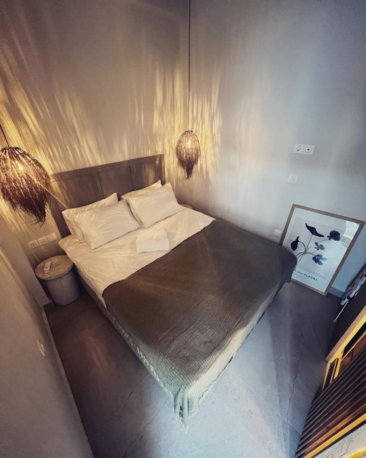 Luxurious Wooden Detail Flat In City Center Chalkís المظهر الخارجي الصورة