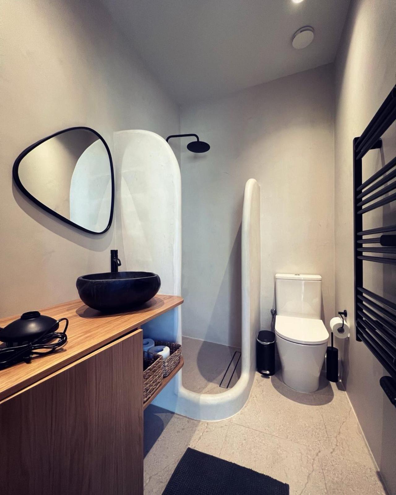 Luxurious Wooden Detail Flat In City Center Chalkís المظهر الخارجي الصورة